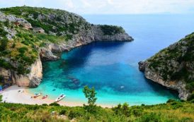 Албания отменила визы для туристов из России на 7 месяцев