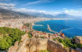 Турагенты о летнем сезоне-2019: туристы экономят на путевках и переориентируются с Европы на Турцию