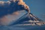 Ключевской вулкан на Камчатке выбросил столб пепла высотой 5.5 км