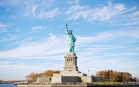 В Нью-Йорке введены ограничения для тургрупп на посещение Статуи Свободы