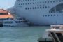 В Венеции круизный лайнер столкнулся с туристическим судном